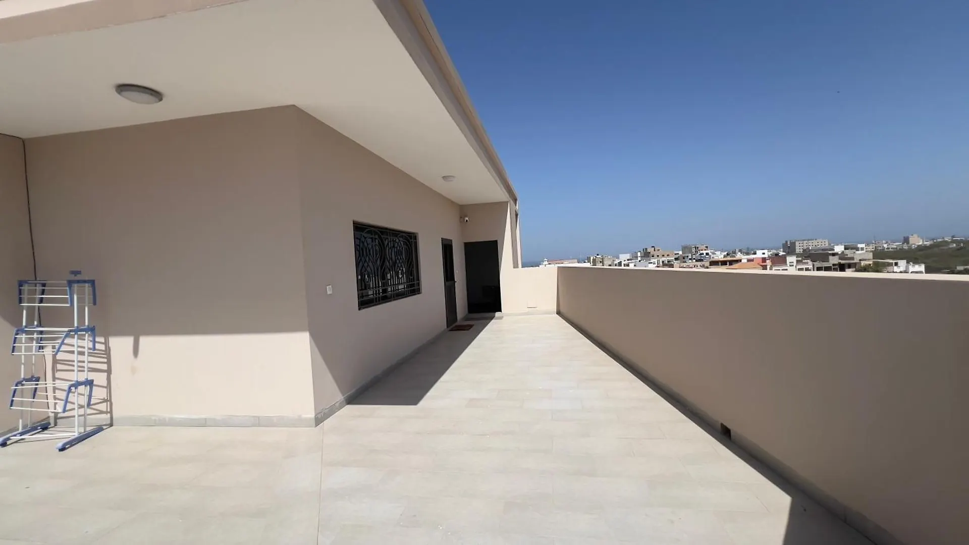 Cozy Rooftop Studio Apartment Near Almadies Dakar